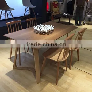 Leisure Round Table thumbnail-1