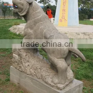 Stone Leopard Sculpture thumbnail-1