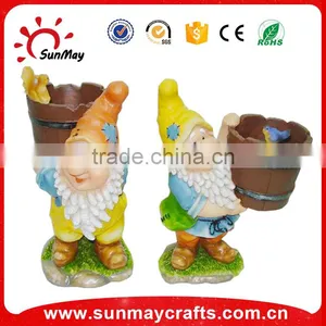 Polyresin Garden Gnomes thumbnail-1
