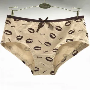 Yun Meng Ni Sexy Underwear Custom Fancy Lip Print Lady Brief Soft Cotton Women Mature Panties thumbnail-5