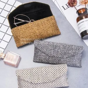 Countryside-style Portable Myopic Glasses Case; Creative and Personalized Eyewear Case thumbnail-3