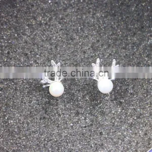 Factory Wholesale Customized Elk Pearl Earring Stup for Christmas thumbnail-3