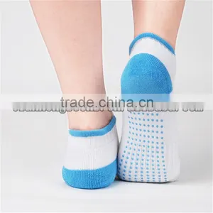 Sports Rubber Sole Terry Socks Anti Slip Pilates Barre Socks Rubber No-Slip Yoga Socks thumbnail-4