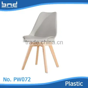 Wholesale Modern High Plastic Bar Chairs With Wood Legs thumbnail-2