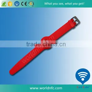 China Suppiler Round NTAG216 Chip RFID PVC Wristband thumbnail-3