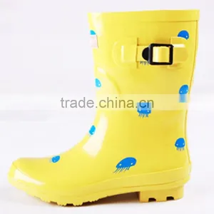 Manufacturer Rubber Rain Boots With Good Quality thumbnail-1