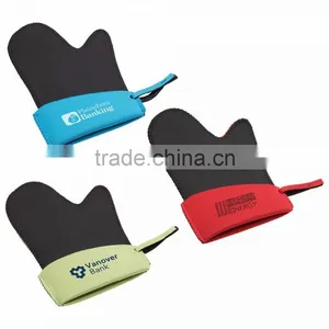 Grip-It Neoprene Oven Mitt - Padded Textured Neoprene on the Outside Grips Items Without Slipping thumbnail-1