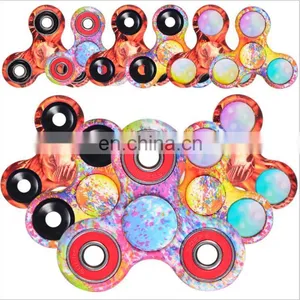 2017 Hot Fingertips Camouflage Triangle Gyro Decompression Fingertips Gyro With LED Lights thumbnail-5