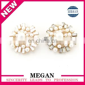 Round Pearl and Rhinestone Buttons thumbnail-1