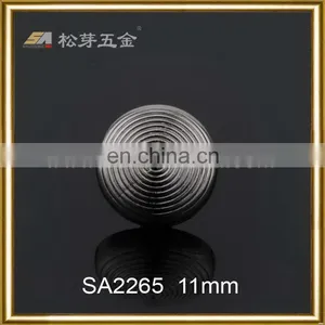 China Supplier Manufacture Exported Brass Pyramid Studs for Clothing thumbnail-1