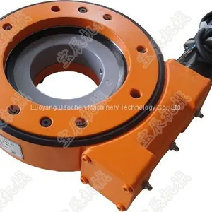 DC Motor Single Worm Dual Worm Slewing Bearing Slewing Drive for Solar Tracking System thumbnail-1