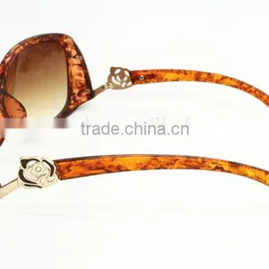 Latest Fashion Italian Designer Brand Sunglasses With Yourself Logo thumbnail-4