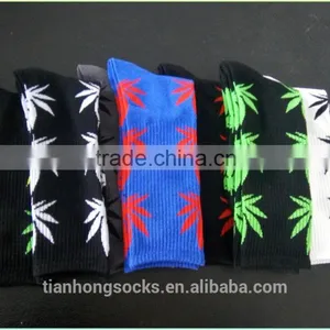 Hemp Leaf Retro Popular High Quality Man Bulk Cotton Socks China Zhejiang Tianhong Socks Factory thumbnail-1