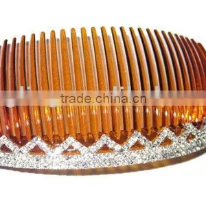 Plastic Hair Comb thumbnail-1