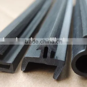China Maunfacture Black Plastic PVC Sealing Strips thumbnail-1