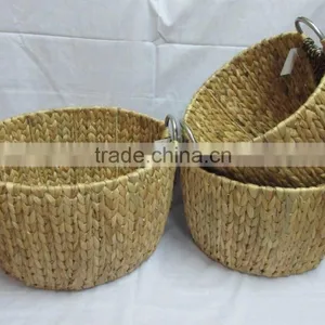 Weaving Water Hyacinth Baskets With Handle and Iron Frame thumbnail-1