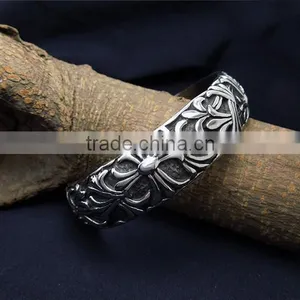C Shape Antique Silver Vintage Engraved Stainless Steel Bangles thumbnail-5