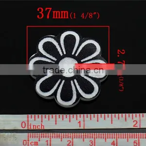 Wholesale Scrapbooking 2 Holes Flower White Black Wood Painting Sewing Buttons thumbnail-2
