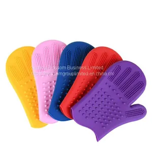 Silicone Pet Grooming Glove thumbnail-2