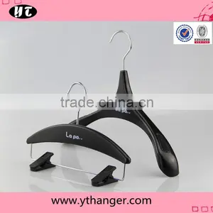 Fashion Matches Pastic Hanger for Luxury Garment thumbnail-1