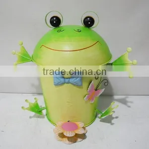 Cute Indoor Iron Garbage With Pedal for Home Decoration thumbnail-1