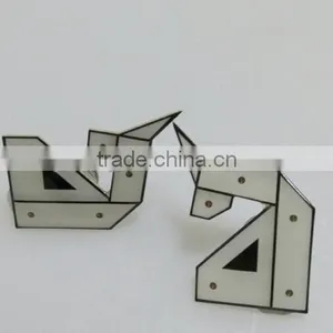 Personalized Newest Stylish LED Blinking Light Badge Pins for Souvenir Gifts thumbnail-4