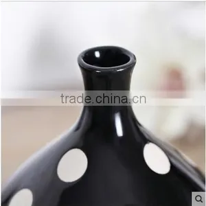 2 Pic a Set Cheap Factory White and Black Ceramic Vase for Table Decor thumbnail-5