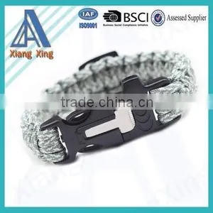 Outdoor Multifunction Survival Paracord Bracelet With Fire Starter Buckle thumbnail-6