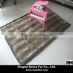 2014 Hot Selling High Quality Rabbit Fur Carpet in Natural Color thumbnail-1