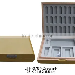 Super Quality Lacquer Finish Wooden Gift Box thumbnail-2
