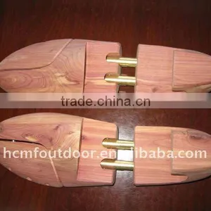 Cedar Wooden ShoeTree thumbnail-1