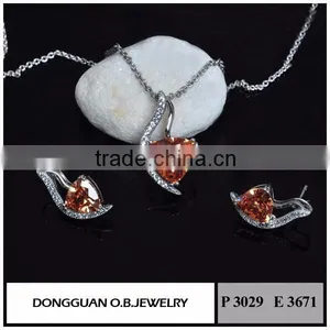 2015 New Arrival Fashion Dubai Gold Jewelry Set With Triangle Zirconia thumbnail-1