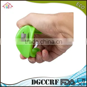NBRSC Over 10 Years Experience Plastic Easy and Convenient Kitchen Tools Mini Handhold Corn Stripper thumbnail-3