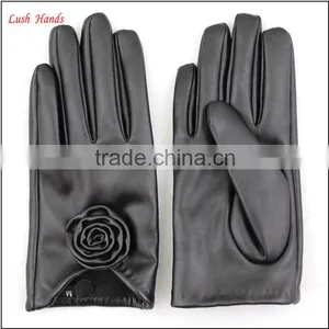 Ladies PU Leather Gloves Black With Roses thumbnail-2