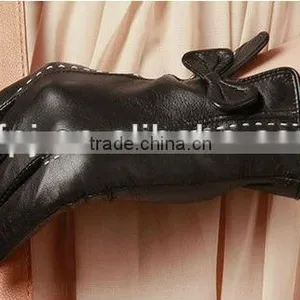 Lady Winer Bowknot Black Tight Lamb Leather Gloves thumbnail-1