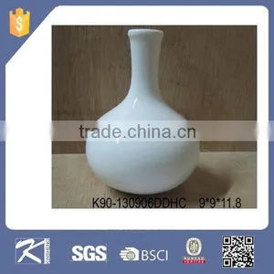 High Grade Chinese White Porcelain Flower Vase thumbnail-5