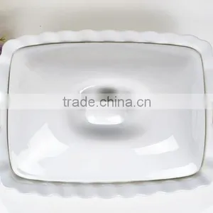 15.5" Square Porcelain Baking Pan With Lid thumbnail-2