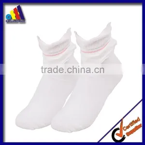 Solid Color Cable Knit Boot Socks With Lace thumbnail-3