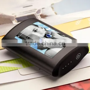 Latest High-end Gift Design 6600mAh Cell Wireless Phone Charger Device With Arc Advertising Screen thumbnail-1