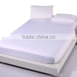 Hot-Selling High Quality Low Price Breathable Waterproof Mattress Protector/Memory Foam Mattress Cover thumbnail-1