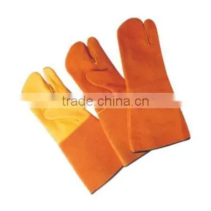 Rugged Welding Mitts thumbnail-4