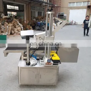 China Cosmetic Packaging Labeling Machine For Facial Mask Bags Plastic Kraft Hand Bags Flat Labeling thumbnail-4