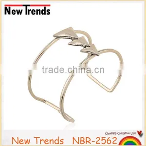 Women Trendy Alloy Triangle Pretty Fashion Charm Bracelet Cuff thumbnail-5