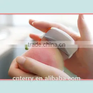 New Style Multipurpose Finger Plastic Quick Peeler thumbnail-1