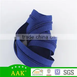 Long Chain Continuous Zipper for Garment thumbnail-1