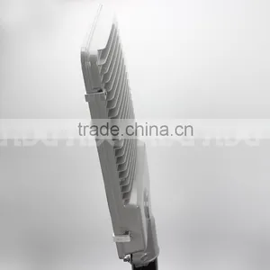 New Arrival Die-casing Aluminum Lamp Body 60w Solar Led Street Light thumbnail-5