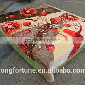 China Suppliers Quilt Blankets Rebel Wholesale 100% Polyester Knitted Cuddly Bear Blanket thumbnail-6