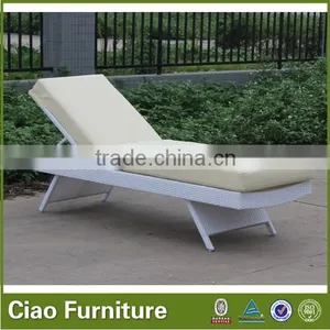 All-weather Outdoor Patio Synthetic Rattan Chaise Lounge Chair thumbnail-1