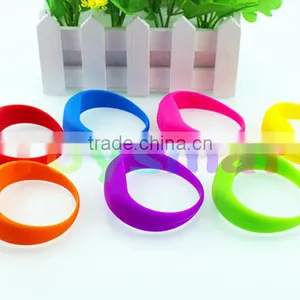 LED Silicon Bracelet Parties Party Supplies Gifts & Crafts thumbnail-1