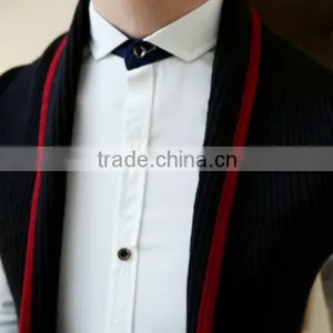 Wholesale 100% Acrylic Navy Blue Cable Knitted Sleeveless Vest Sweater thumbnail-3